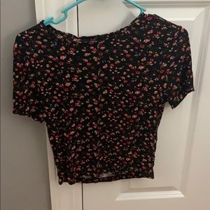 A women’s shirt🌼